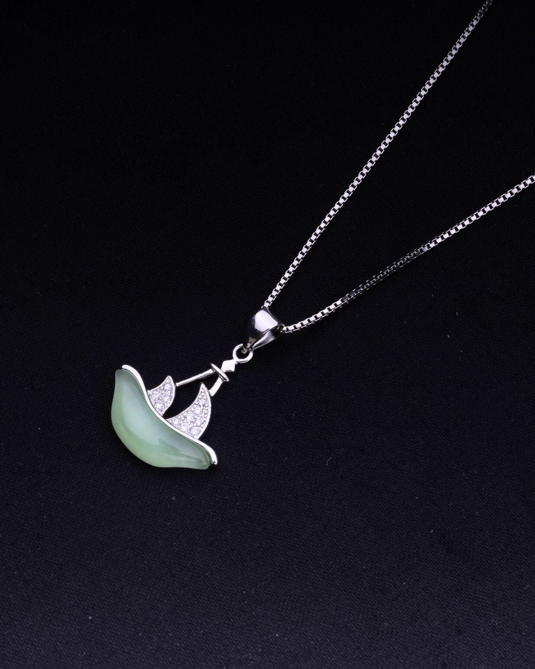925 Sterling silver Necklace with a green leaf pendant on a black background